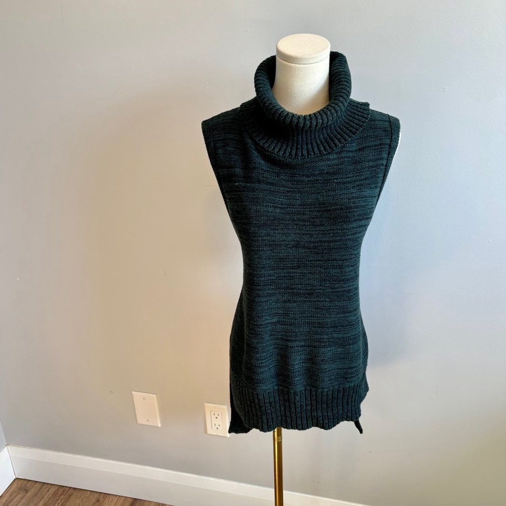 Banana Republic Women’s High/Low Sleeveless Turtleneck Green Knit Sweater S/P